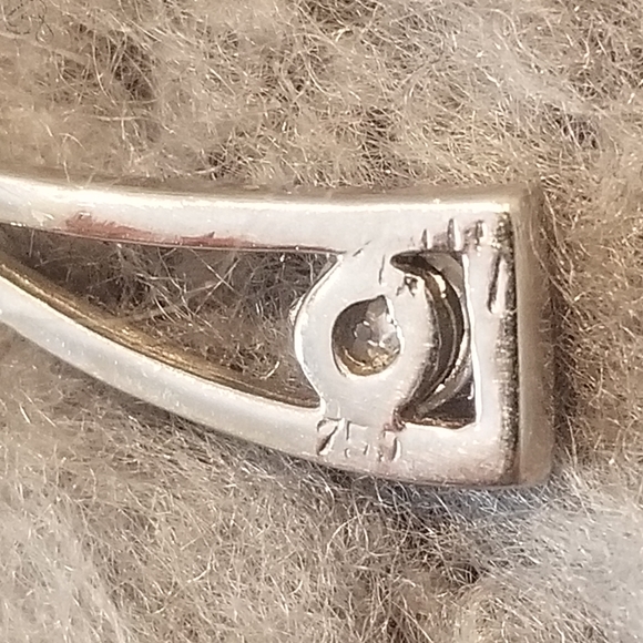 18k Gold Plated Pendant With Cubic Zirconia - Picture 2 of 2